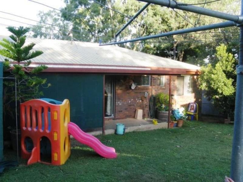 2 Marginson Street, Leichhardt QLD 4305