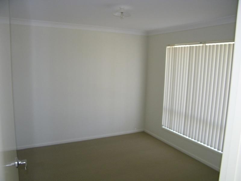 5 Figtree Court, Yamanto QLD 4305