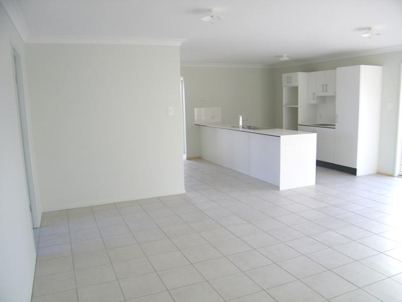 13 Figtree Court, Yamanto QLD 4305