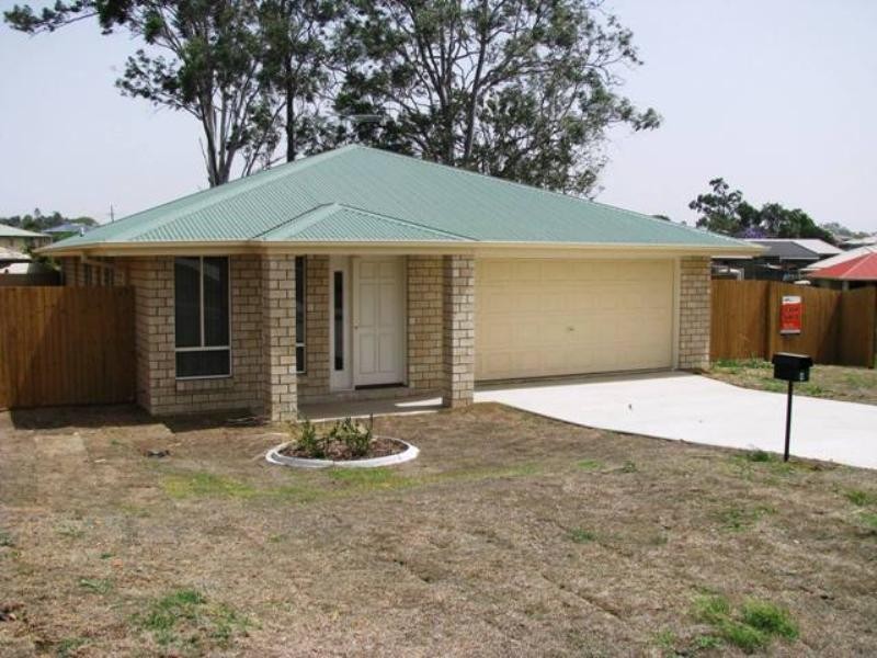 8 Figtree Court, Yamanto QLD 4305