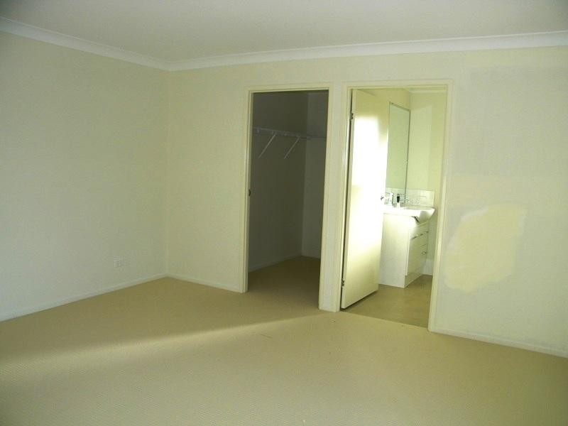 20 Figtree Court, Yamanto QLD 4305