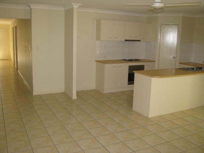 122 Anna Drive, Raceview QLD 4305