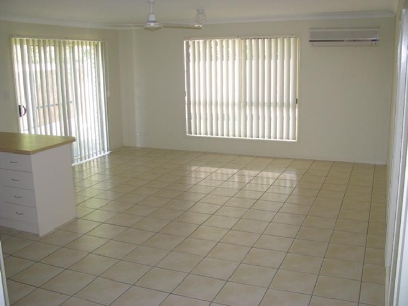 122 Anna Drive, Raceview QLD 4305