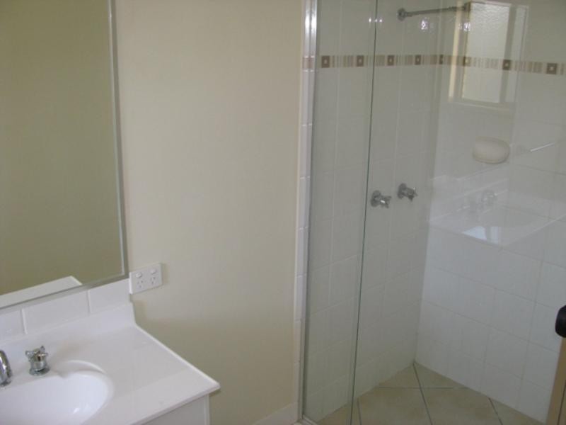122 Anna Drive, Raceview QLD 4305
