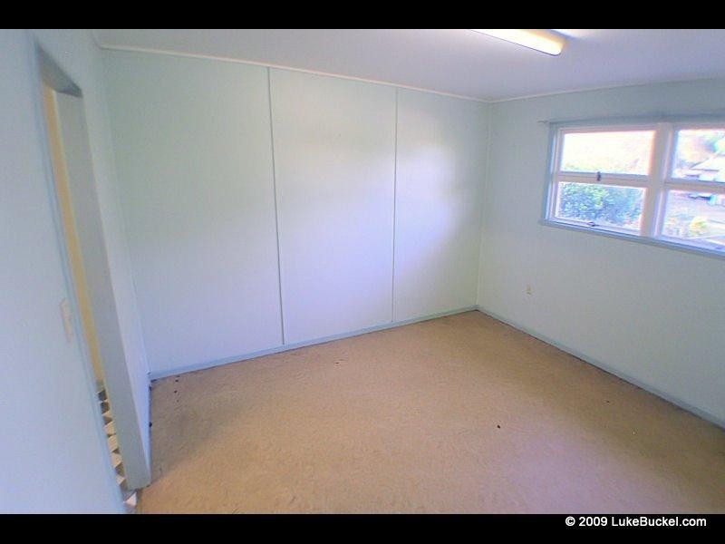 16 Robertson Road, Eastern Heights QLD 4305