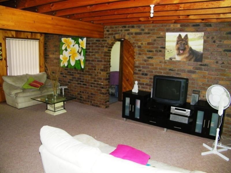 33 Roland Court, Peak Crossing QLD 4306