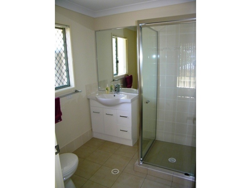 15 Figtree Court, Yamanto QLD 4305