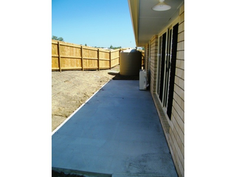 15 Figtree Court, Yamanto QLD 4305