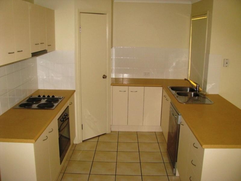 122 Anna Drive, Raceview QLD 4305