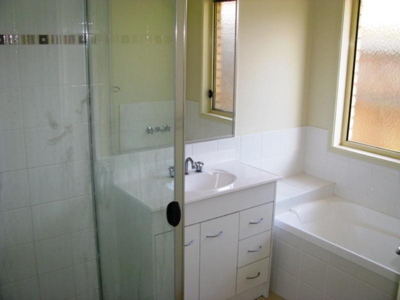 122 Anna Drive, Raceview QLD 4305