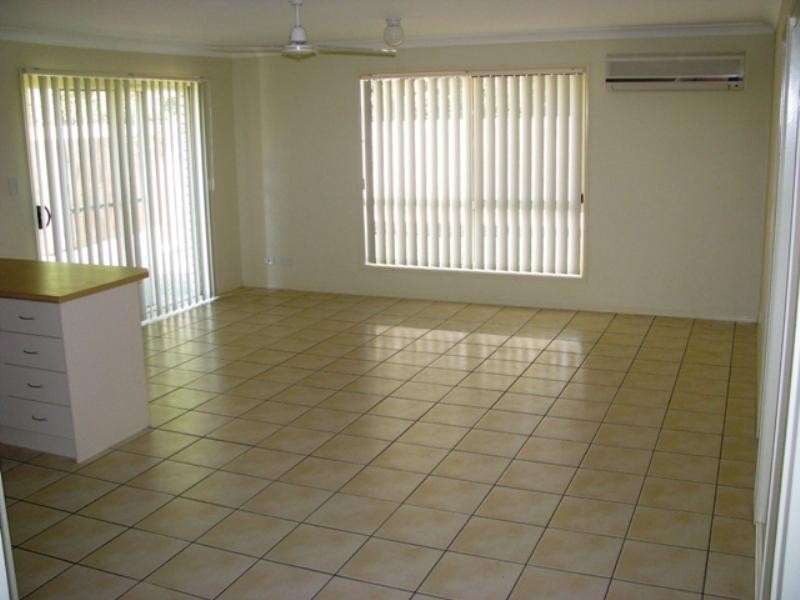 122 Anna Drive, Raceview QLD 4305