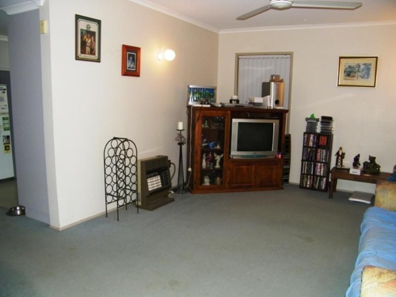 11 Jonquil Circuit, Flinders View QLD 4305