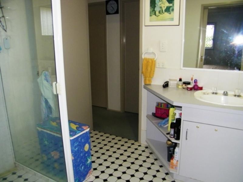 11 Jonquil Circuit, Flinders View QLD 4305