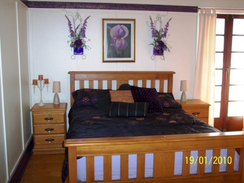 14 Queen Street, Newtown QLD 4305