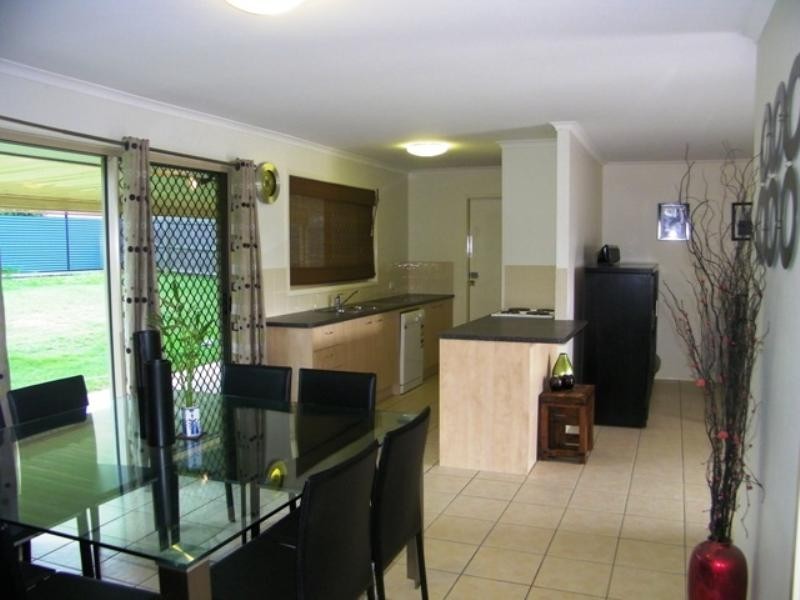 17 Des Arts Place, Wulkuraka QLD 4305