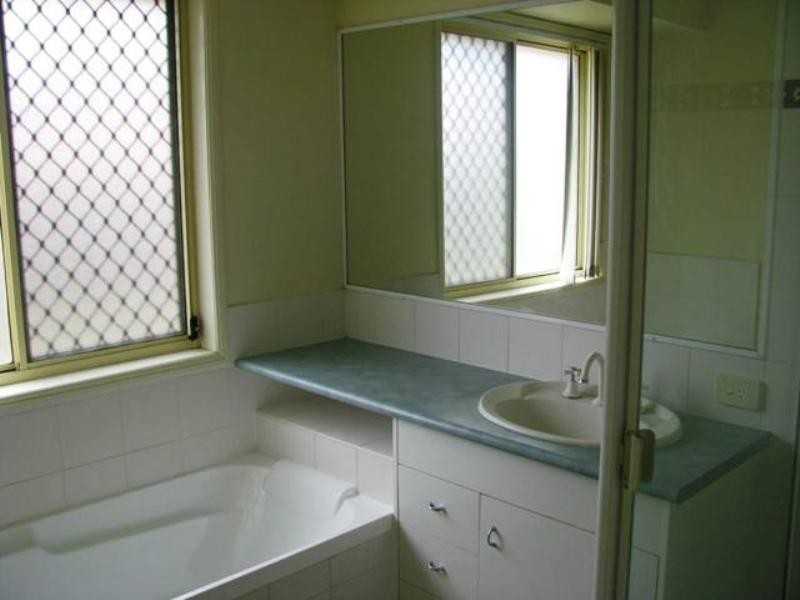 25 Kathleen Place, Yamanto QLD 4305