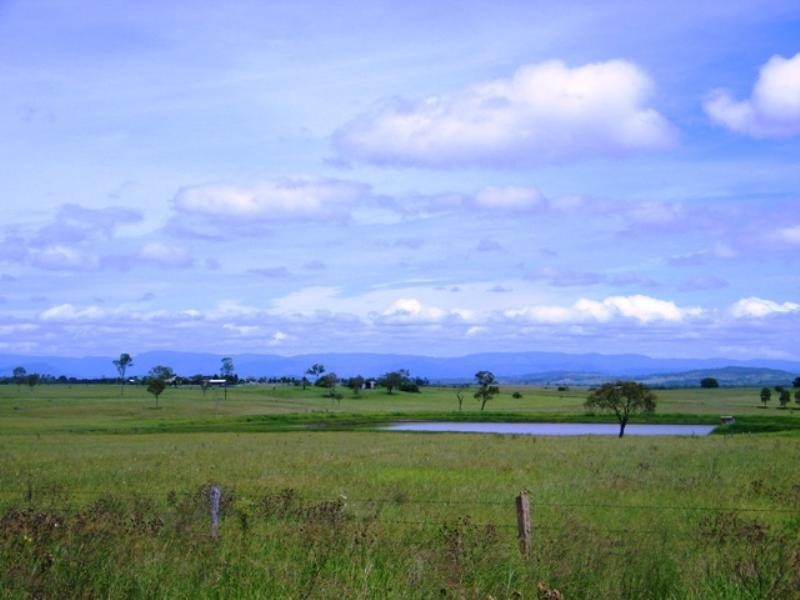 1507 Middle Road, Peak Crossing QLD 4306