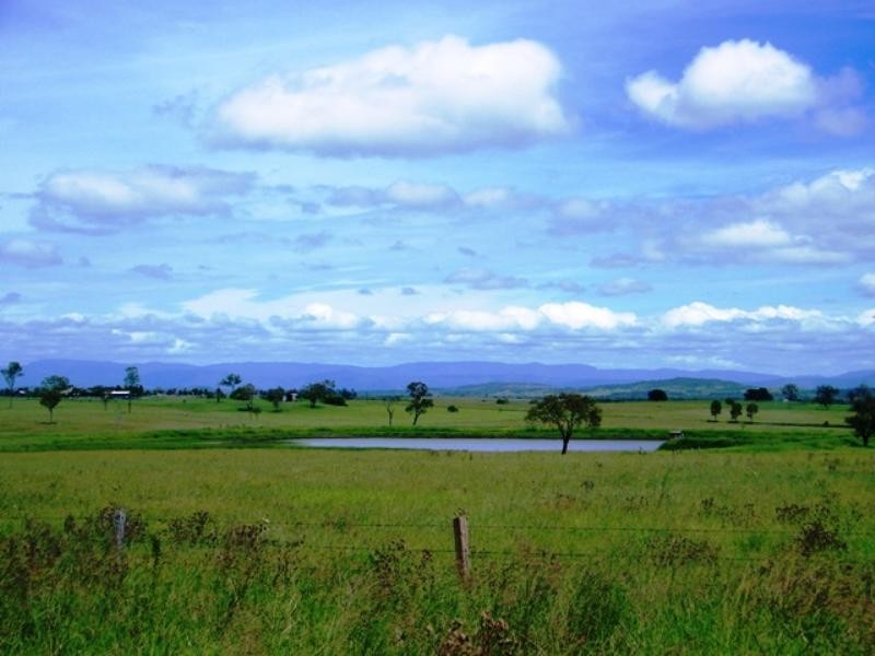 1507 Middle Road, Peak Crossing QLD 4306