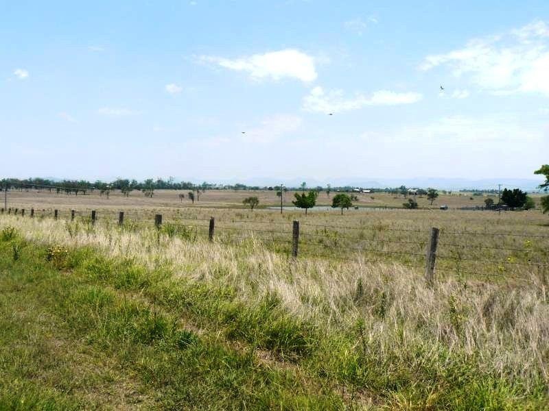 1507 Middle Road, Peak Crossing QLD 4306