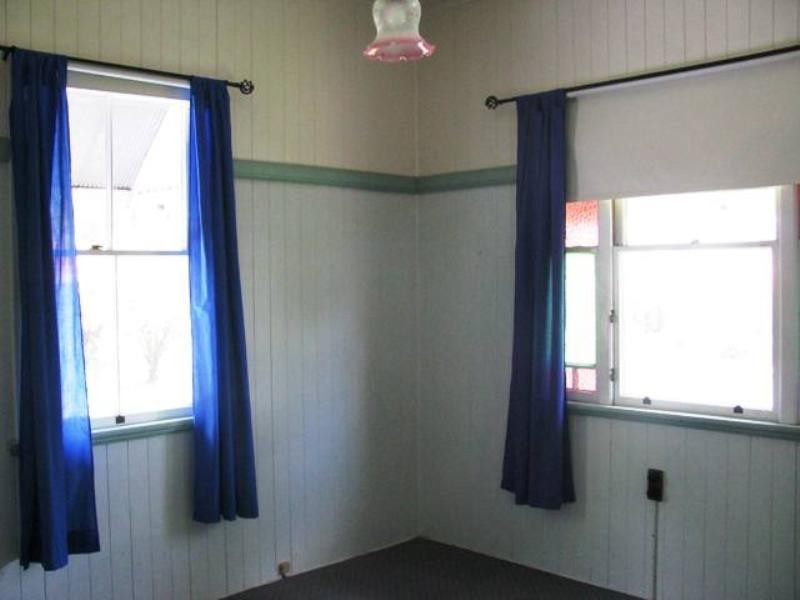 220 Warwick Road, Churchill QLD 4305