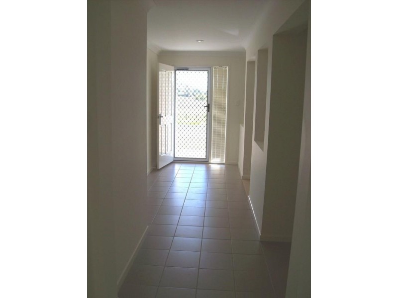 90 Jacaranda Drive, Yamanto QLD 4305