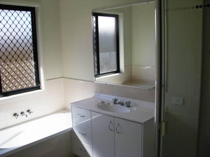 11 Bosswood Court, Yamanto QLD 4305