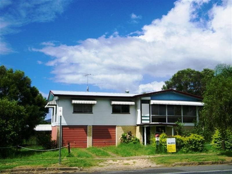 24 Fassifern Street, Peak Crossing QLD 4306