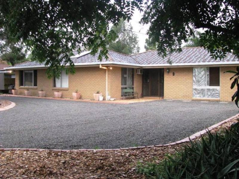 9 Midland Street, Yamanto QLD 4305