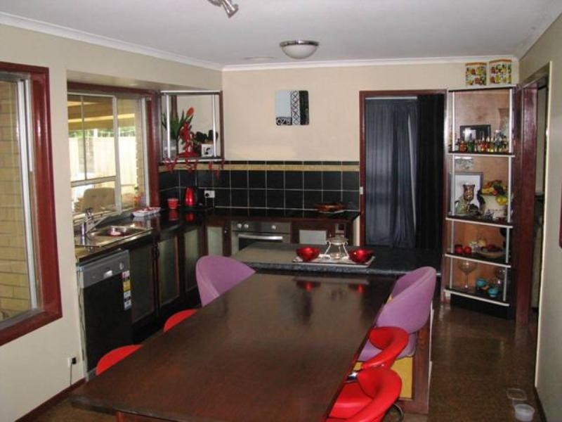 9 Midland Street, Yamanto QLD 4305