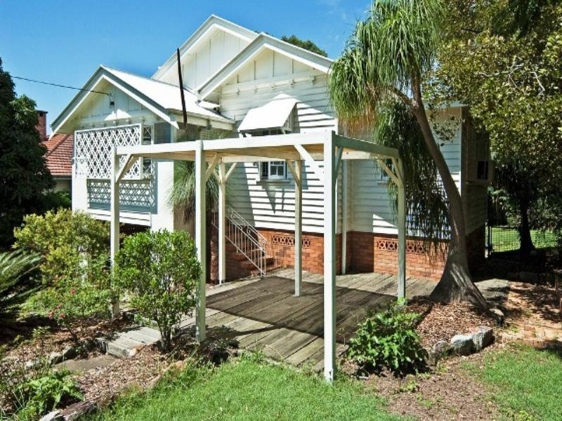 44 Quarry Street, Ipswich QLD 4305