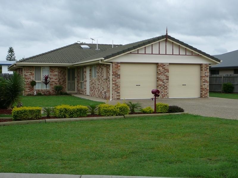 2/22 Christine Street, North Booval QLD 4304