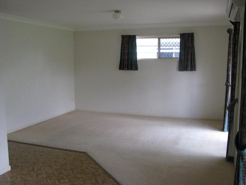 2/22 Christine Street, North Booval QLD 4304