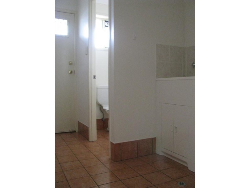 2/22 Christine Street, North Booval QLD 4304