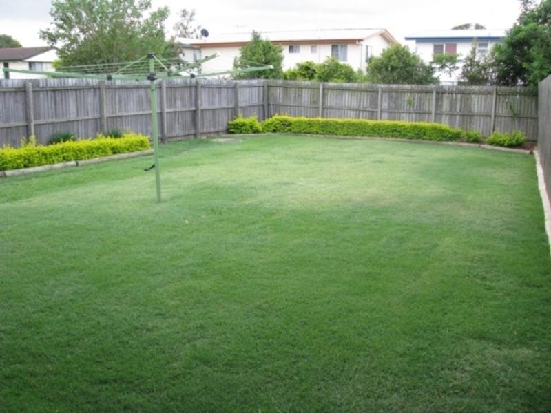 2/22 Christine Street, North Booval QLD 4304