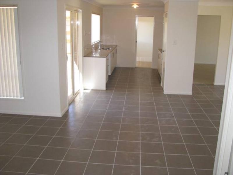 27 Eric Drive, Blackstone QLD 4304