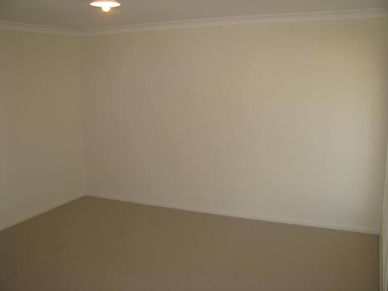 27 Eric Drive, Blackstone QLD 4304