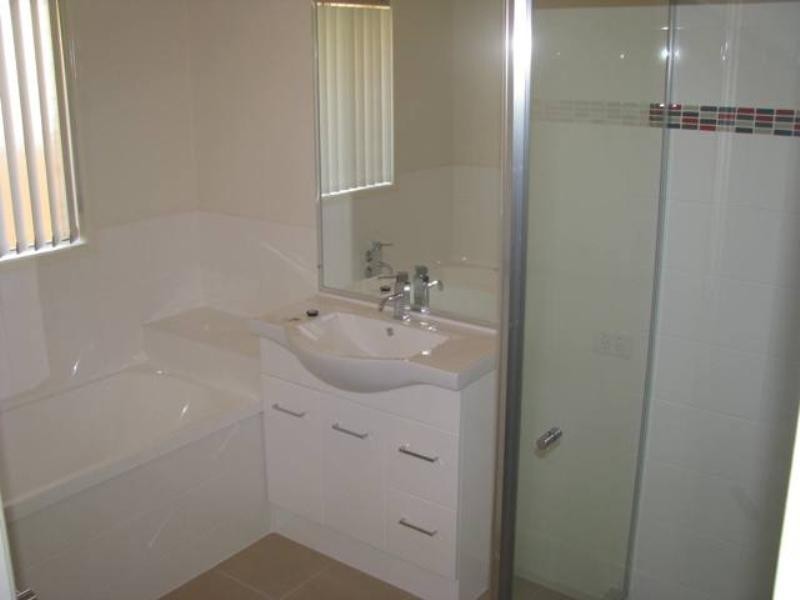 27 Eric Drive, Blackstone QLD 4304