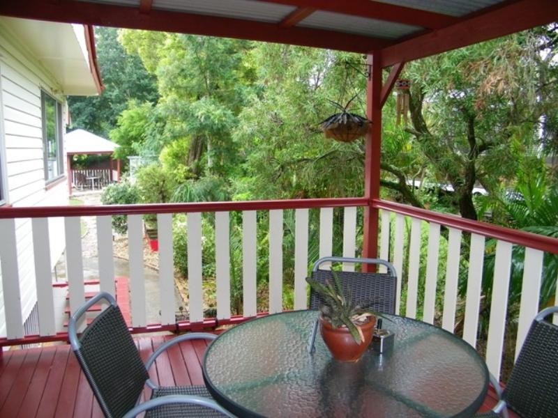 16 Samford Road, Leichhardt QLD 4305