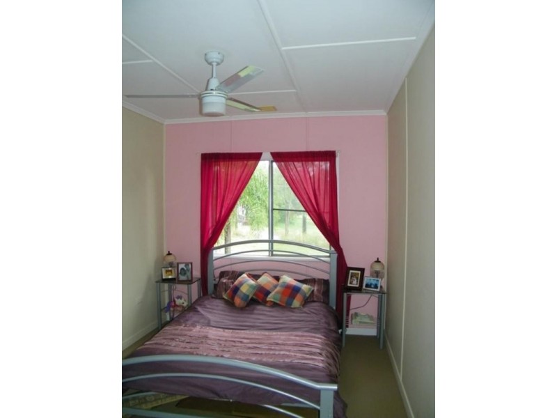 16 Samford Road, Leichhardt QLD 4305