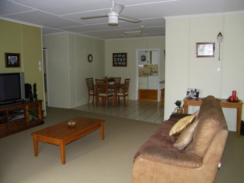 16 Samford Road, Leichhardt QLD 4305