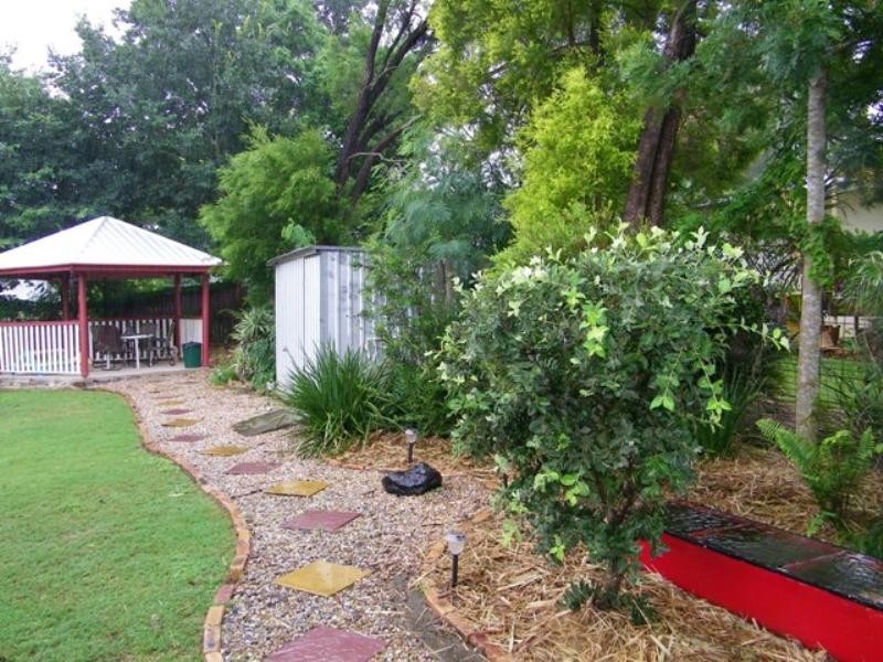 16 Samford Road, Leichhardt QLD 4305