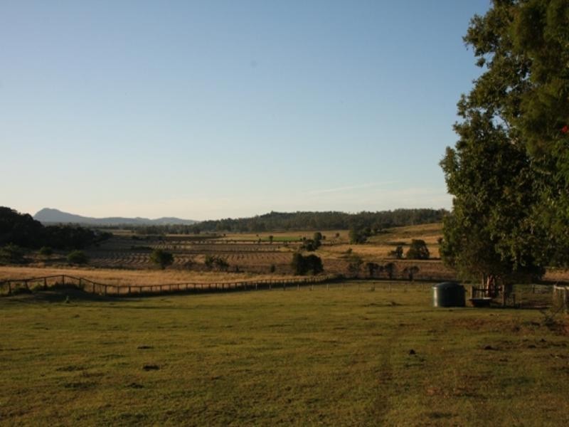 14 Charles Street, Kalbar QLD 4309