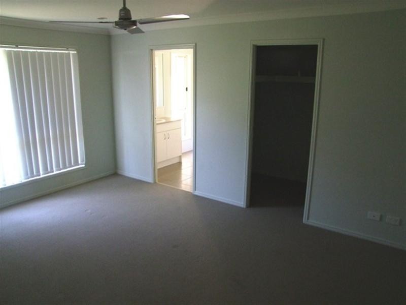 73 Dornoch Crescent, Raceview QLD 4305