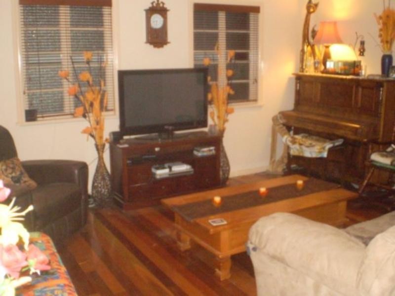 3 Lamont Street, North Booval QLD 4304