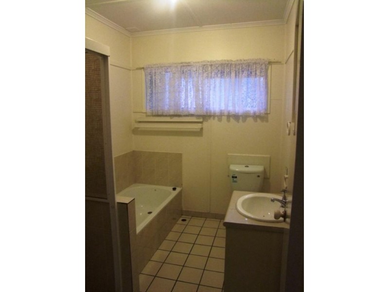 3 Birrel Street, Leichhardt QLD 4305