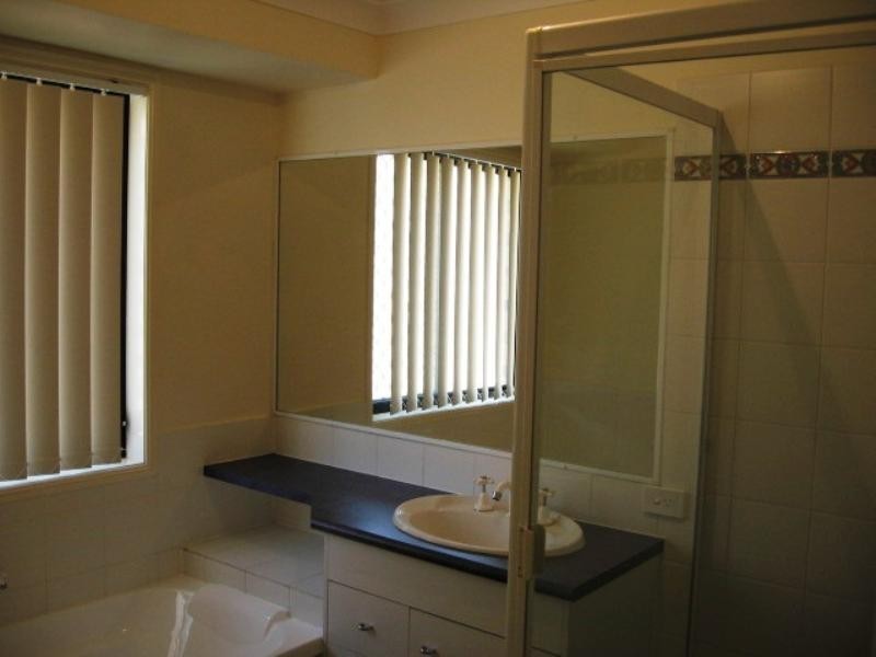 57 Lakeview Drive, Deebing Heights QLD 4306