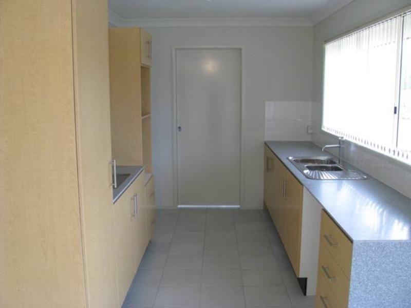 16 Eric Drive, Blackstone QLD 4304