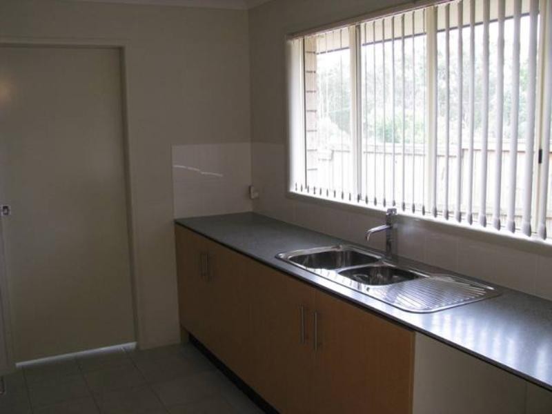 16 Eric Drive, Blackstone QLD 4304