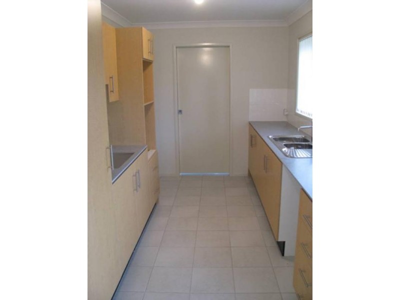 16 Eric Drive, Blackstone QLD 4304