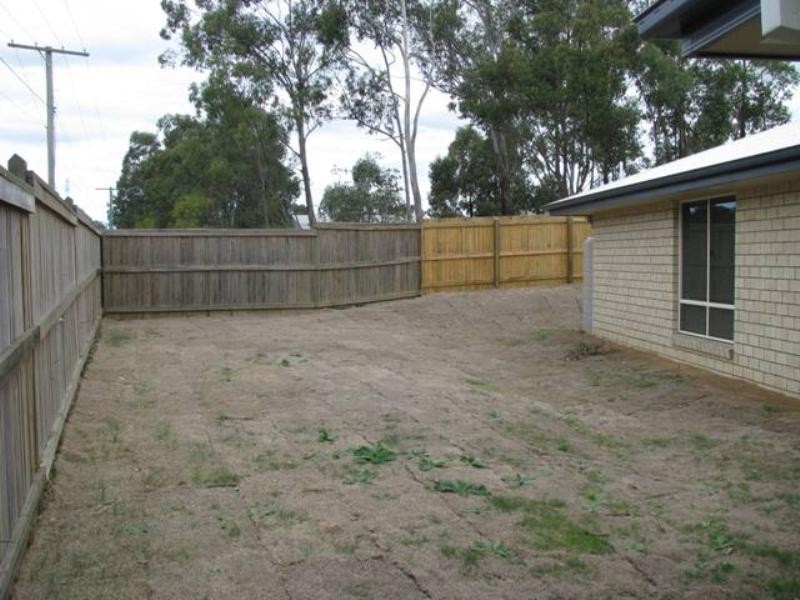 16 Eric Drive, Blackstone QLD 4304